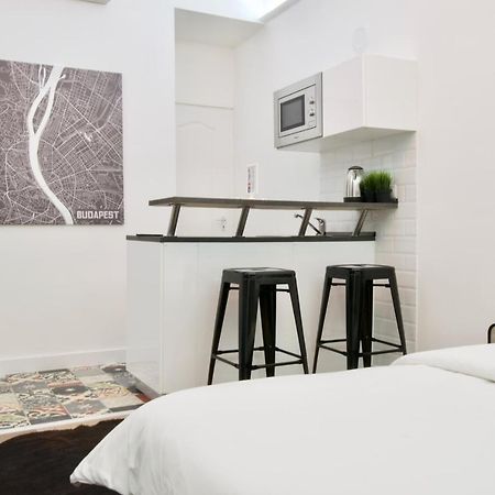 בודפשט Standard Apartment By Hi5 - Nagysandor Street מראה חיצוני תמונה
